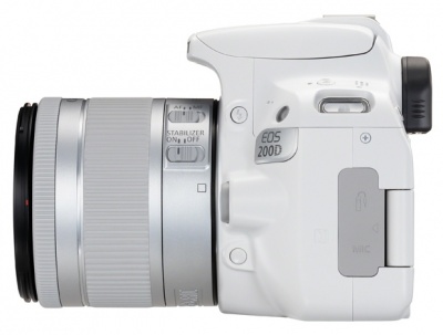 Зеркальный Фотоаппарат Canon EOS 200D белый 24.2Mpix EF-S 18-55mm f/3.5-5.6 IS STM 3" 1080p Full HD SDXC Li-ion